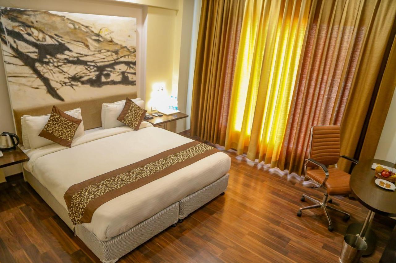 Four Leaf Hotel,Budaun Exterior foto
